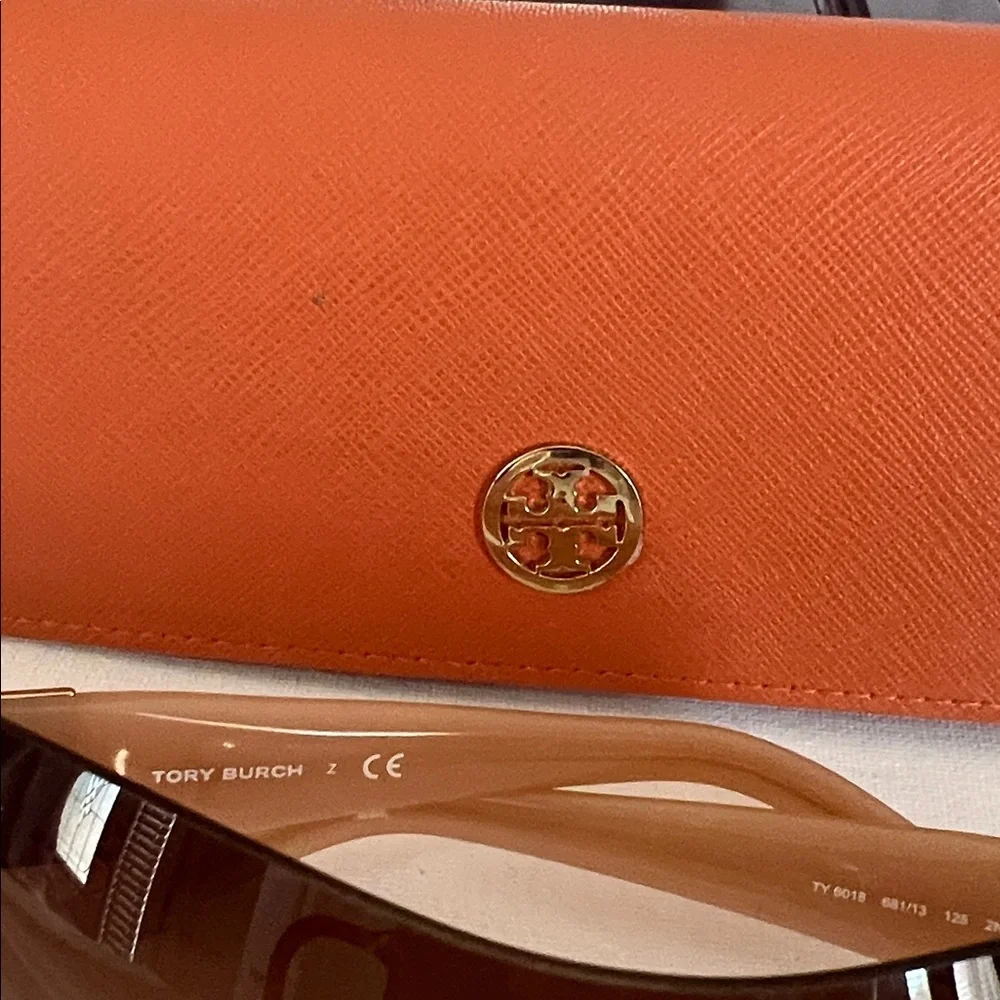 Tory Burch saffiano style